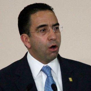 Javier Lozano presidirá comisión de Comunicaciones en el Senado