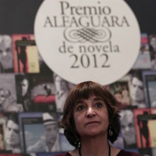 Anuncia Alfaguara convocatoria para XVI edición de Premio de Novela