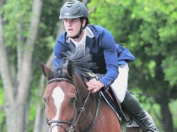En concurso. Alejandro Vizcaíno, a lomos de “ZZ Top”, durante la segunda fecha del campeonato.  /