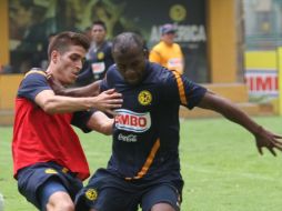 El delantero azulcrema, Christian Benítez, no podrá jugar debido a molestias musculares. ARCHIVO  /