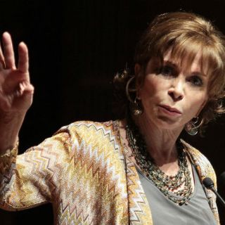 Isabel Allende recibe el premio Hans Christian Andersen