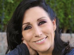 Lander agradeció a la actriz Sylvia Pasquel y al productor y actor Eugenio Cobo, por aceptar ser padrinos del estreno. ESPECIAL  /