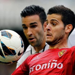 Valencia compone el camino y vence 2-0 al Zaragoza