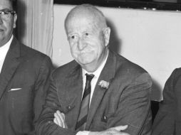Juan Palomar y Arias en la cena de fin de curso que ofreció la generación 1962-1966 de ingenieros mecánicos electricistas, de la U de G  /