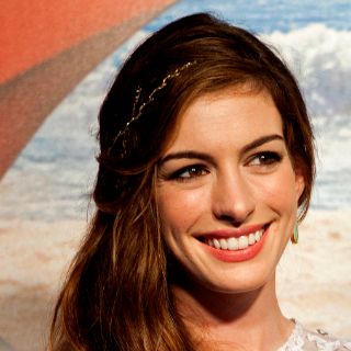 La actriz Anne Hathaway se casa con Adam Shulman