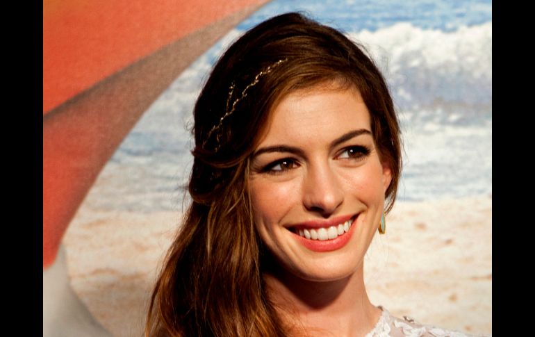 La discreción con que se manejó la noticia del matrimonio de Anne Hathaway, le añadió elegancia. ARCHIVO  /