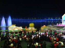 Residentes participan en un evento en el marco del Festival de Medio Otoño en Beijing. XINHUA  /