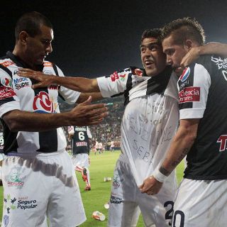 Pachuca sanciona a Nery Castillo