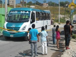 La ruta 30-A, circulaba por Avenida El Vergel cuando presuntamente la mujer se cruzó de manera imprudente.  /