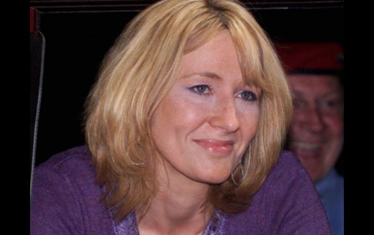 El patrimonio total de J.K. Rowling asciende a 701 millones 500 mil euros. ARCHIVO  /