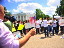 Cientos de jóvenes fueron beneficiados por la suspensión de las deportaciones anunciada por Barack Obama. ARCHIVO  /