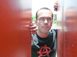 Beto Ruiz, artista jalisciense hace su trabajo inspirado en la sentencia de Beethoven:'Nunca rompas el silencio si no es para mejorarlo  /