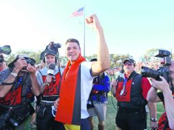 Héroe. Martin Kaymer embocó el putt decisivo en su match ante Steve Stricker, que selló la victoria europea. AP  /
