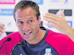No hay vuelta atrás. El entrenador aseguró que es una decisión que meditó bastante, y no sólo tras la derrota ante Pachuca. EFE  /
