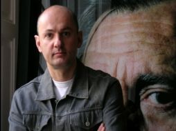 El volumen compila fotografías de las series realizadas en sus viajes. ARCHIVO  /