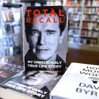 Schwarzenegger estrena unas memorias buscando lavar su imagen