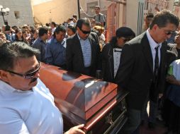 Sus compañeros de Gigante de Amérca estuvieron con él antes de ser sepultado. EL UNIVERSAL  /