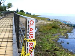 Las obras, hasta hoy clausuradas, del malecón invaden parte del lago de Chapala.  /