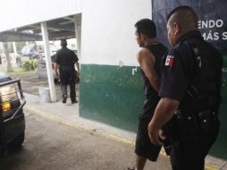 El detenido fue trasladado al penal de Puente Grande para que responda por el delito de homicidio calificado. ARCHIVO  /