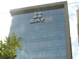 Los contribuyentes deben acudir lo antes posible a las oficinas del SAT  para obtener su Firma Electrónica Avanzada. ARCHIVO  /