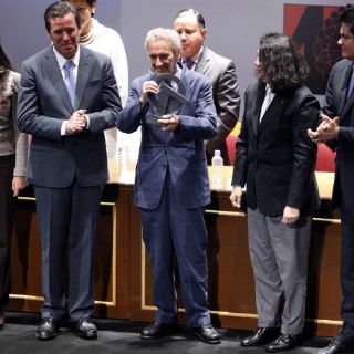 Otorgan a Vicente Rojo Presea Cervantina 2012