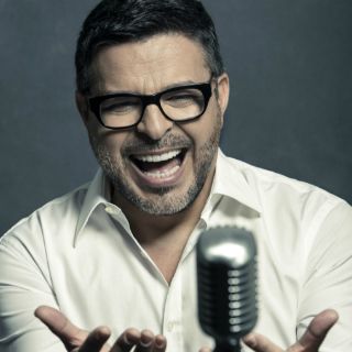 Luis Enrique celebra sus 50 años con una nominación al Grammy Latino