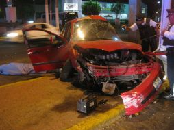 Al lugar de los accidentes, personal forense y ministerial, de ambos municipios, acudieron. ESPECIAL  /