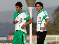 Los jugadores mexicanos Ochoa (d) y Moreno (i) se han vuelto indispensables para sus equipos. ARCHIVO  /
