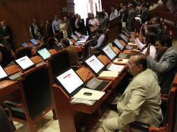 Los legisladores jaliscienses con la norma buscan evitar los laudos laborales. ARCHIVO  /