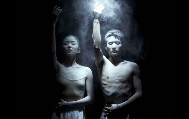 El espectáculo de danza estuvo dividido en tres cuadros: Luminoso, Cruzando y Mapa de Mí. ESPECIAL  /