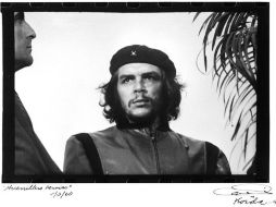 El ''Che Guevara'' como mito, icónica foto de Korda. ARCHIVO  /