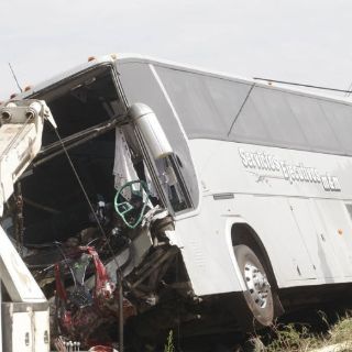 Accidente de autobús deja cuatro muertos y 17 lesionados en Sinaloa