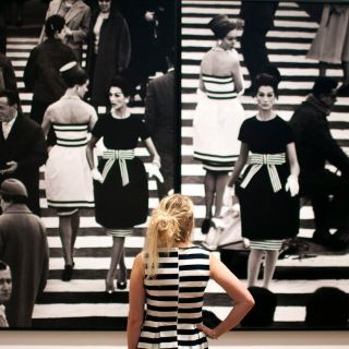 La Tate examina similitudes de Klein y Moriyama