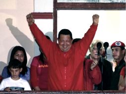 Chávez también festejó su reelección, en medio del beneplácito de millones de venezolanos. NTX  /