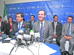 Gildardo Guerrero (izq) coordinará la bancada. El futuro líder parlamentario fue presentado por Miguel Monraz (der).  /