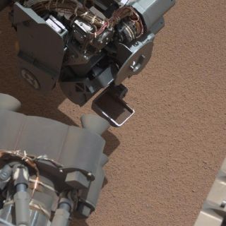 Curiosity detecta objeto brillante en el suelo marciano