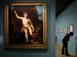 San Juan Bautista, en exhibición en el Museo del Louvre. AP  /