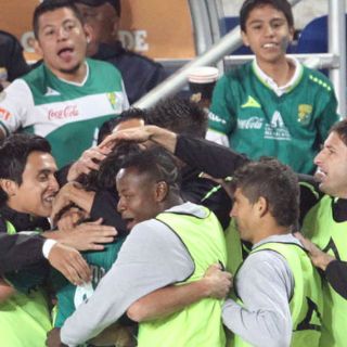 León ya no piensa en el descenso