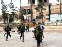 Soldados sirios continúan persiguiendo grupos armados terroristas en el área de Karm Al-Gabal, en la provincia de Alepo. EFE  /