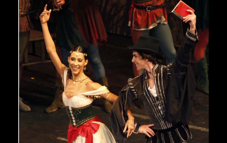 Los protagonistas durante una función de ''La Esmeralda''. NTX  /