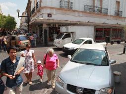 El Centro Histórico se ha vuelto un caos, para los que caminan, para los que circulan y para los que quieren cruzarlo.  /