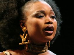 La intérprete deleitó a los asistentes, por lo que el público lo ovacionó fuertemente. ARCHIVO  /