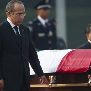 Felipe Calderón presidirá homenaje a Francisco Blake Mora