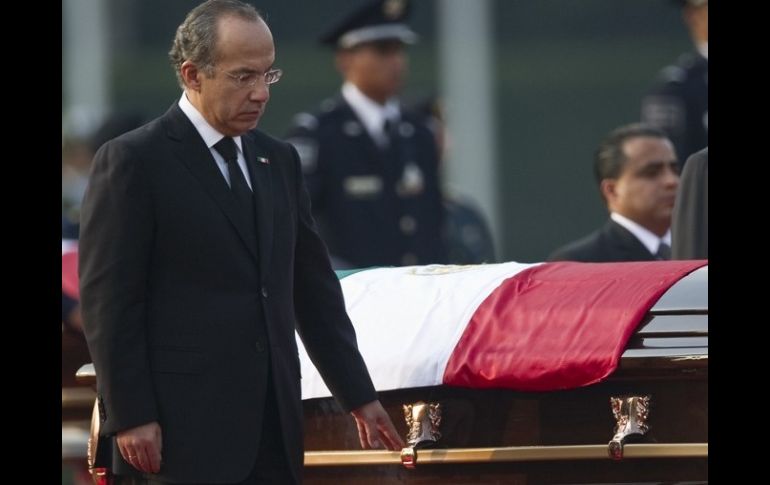 José Francisco Blake Mora, exsecretario de Gobernación, falleció en un accidente de helicóptero; Calderón presidió su funeral. ARCHIVO  /
