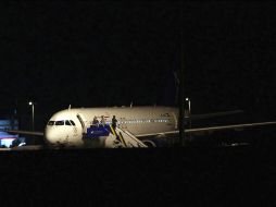 El avión de pasajeros de una compañía siria fue retenido durante varias horas. EFE  /
