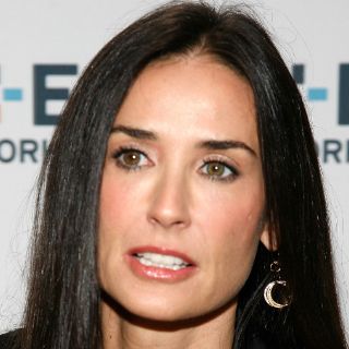 Demi Moore, dolida por romance de Ashton y Mila
