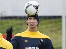 Zlatan Ibrahimovic durante el entrenamiento con su equipo el día de hoy. AP  /