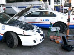 Las unidades por lo regular tienen fallas como llantas ponchadas, falta de refacciones. ARCHIVO  /