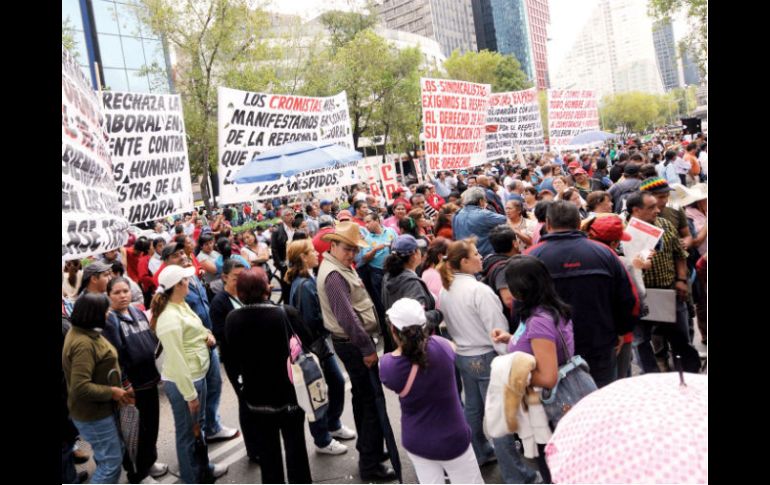 Integrantes de la CROM y de la UNT protestan contra de la reforma laboral. ARCHIVO. ARCHIVO  /
