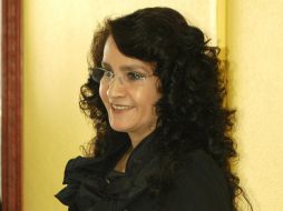 La senadora perredista, Dolores Padierna, señala que es necesario reconcebir los salarios mínimos profesionales. ARCHIVO  /